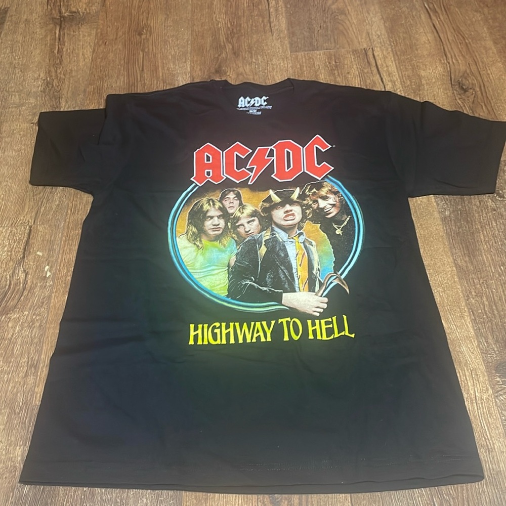 AC/DC black t shirt size medium pit to pit 20